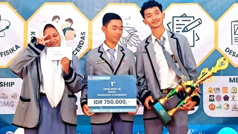 Membanggakan, Siswa SMAN 1 Sidomulyo Sabet Juara Pertama Lomba Roket Air se Sumbagsel