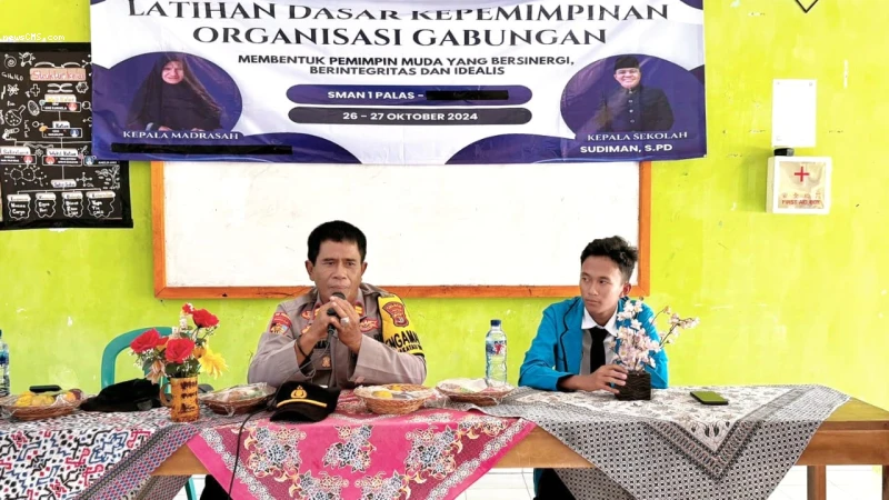 Sambangi SMAN 1 Palas, Polres Lamsel Berikan Penyuluhan dan Materi Kedisiplinan ke Pelajar