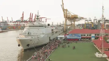 KRI Banjarmasin-592 Tuntaskan Arus Balik Program Mudik Gratis TNI AL Tahun 2025