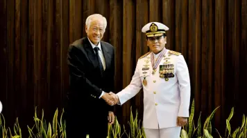 Pemerintah Singapura Berikan Penghargaan Pingat Jasa Gemilang Kepada Kasal