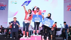 Polwan Polda Lampung Juarai Half Marathon 40+ Kemala Run 2024