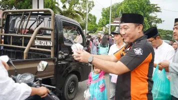 YNCI Chapter Lampung Selatan Membagikan 2000 Paket Takjil Kepada Masyarakat